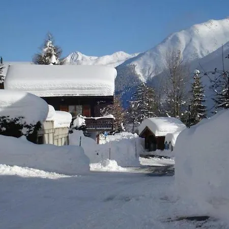 Family In Aletsch Alps דירה