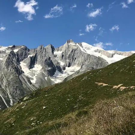 Family In Aletsch Alps * بلوالد